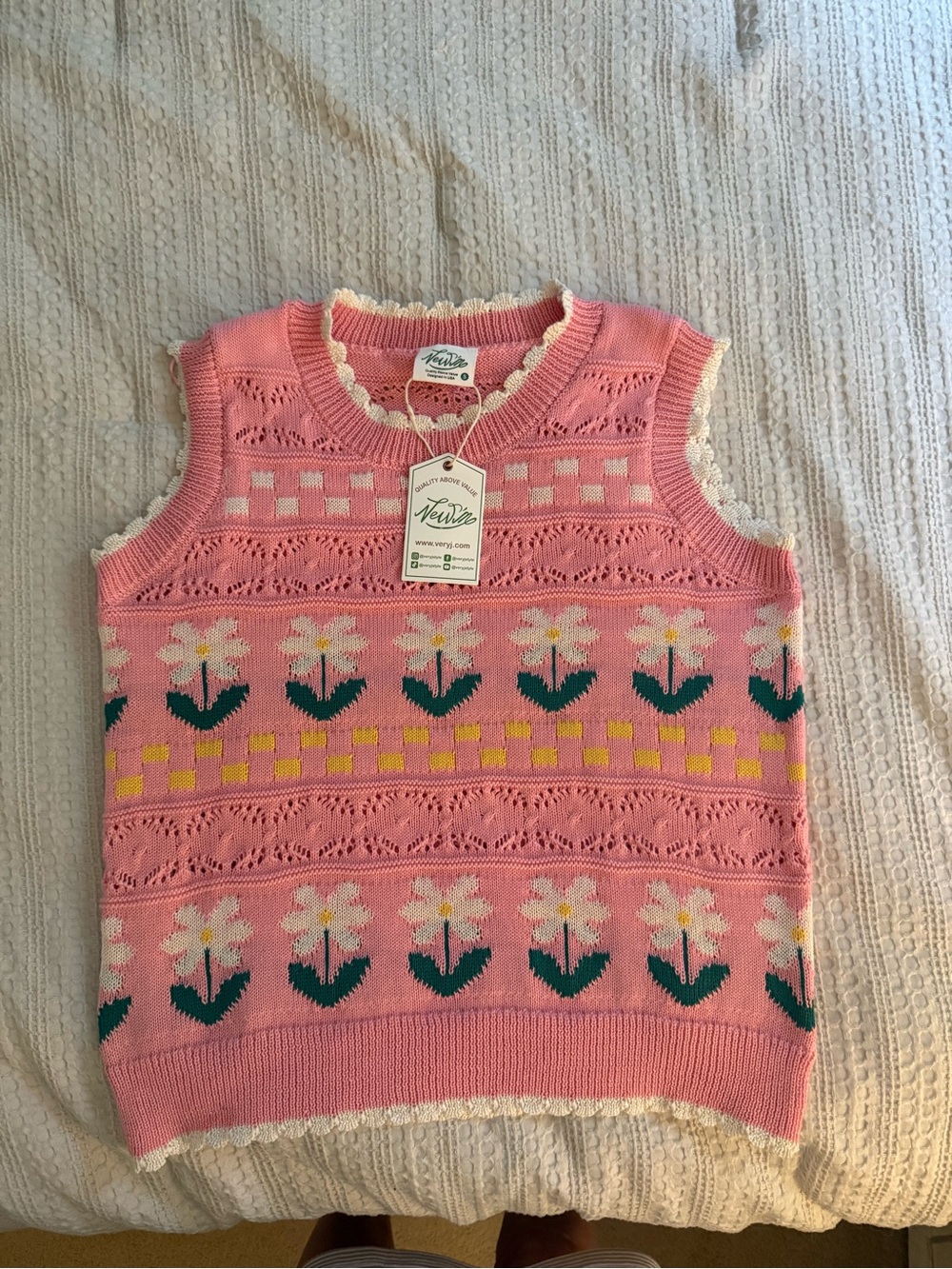 Very J Pink Floral Knit Sleeveless Sweater Vest